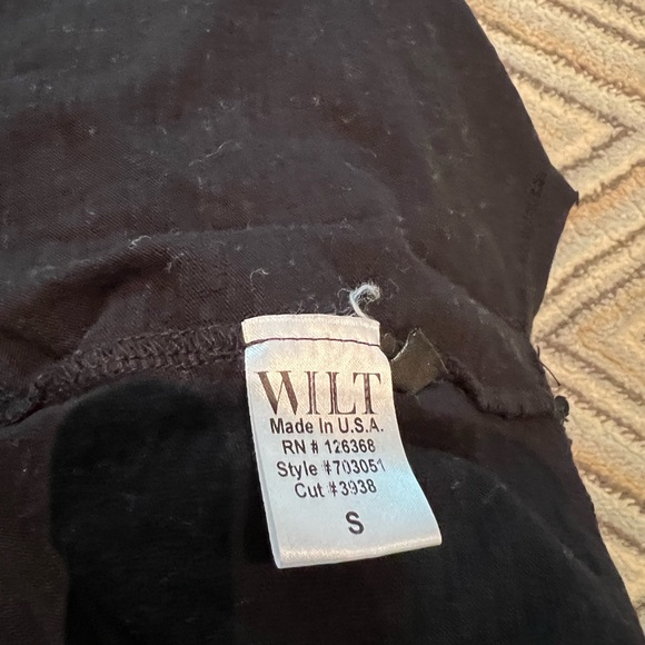 Wilt black color v-neck - Picture 2 of 2